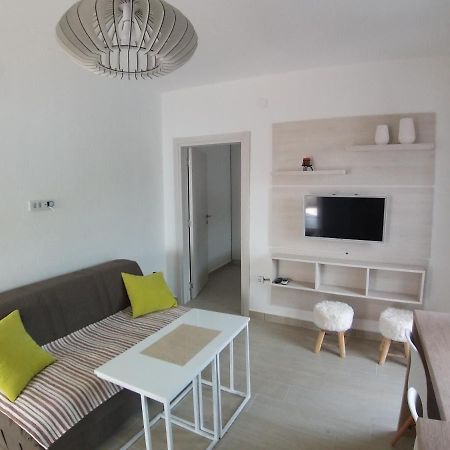 Apartman Dajoda 1 Bijela Esterno foto