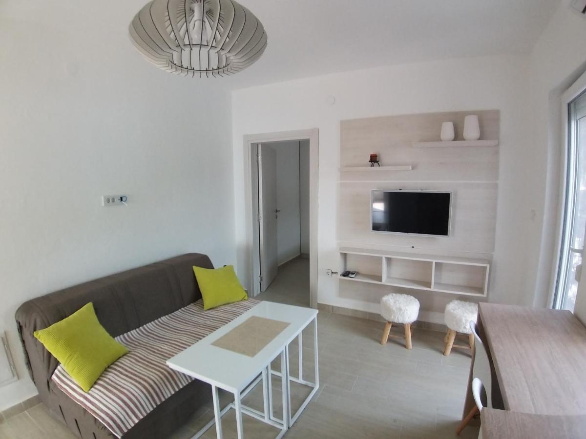 Apartman Dajoda 1 Bijela Esterno foto